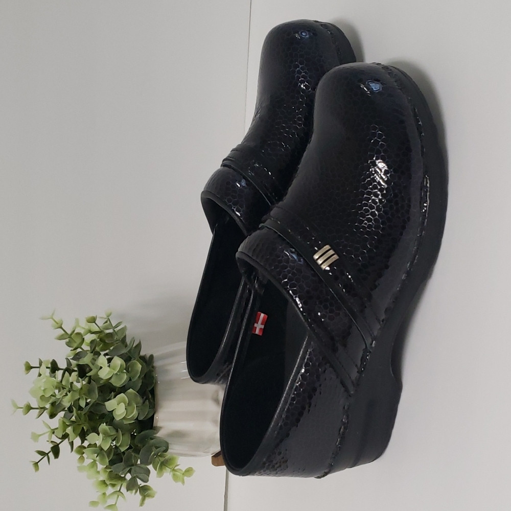 Sanitas patent leather snakeskin textured clogs mules